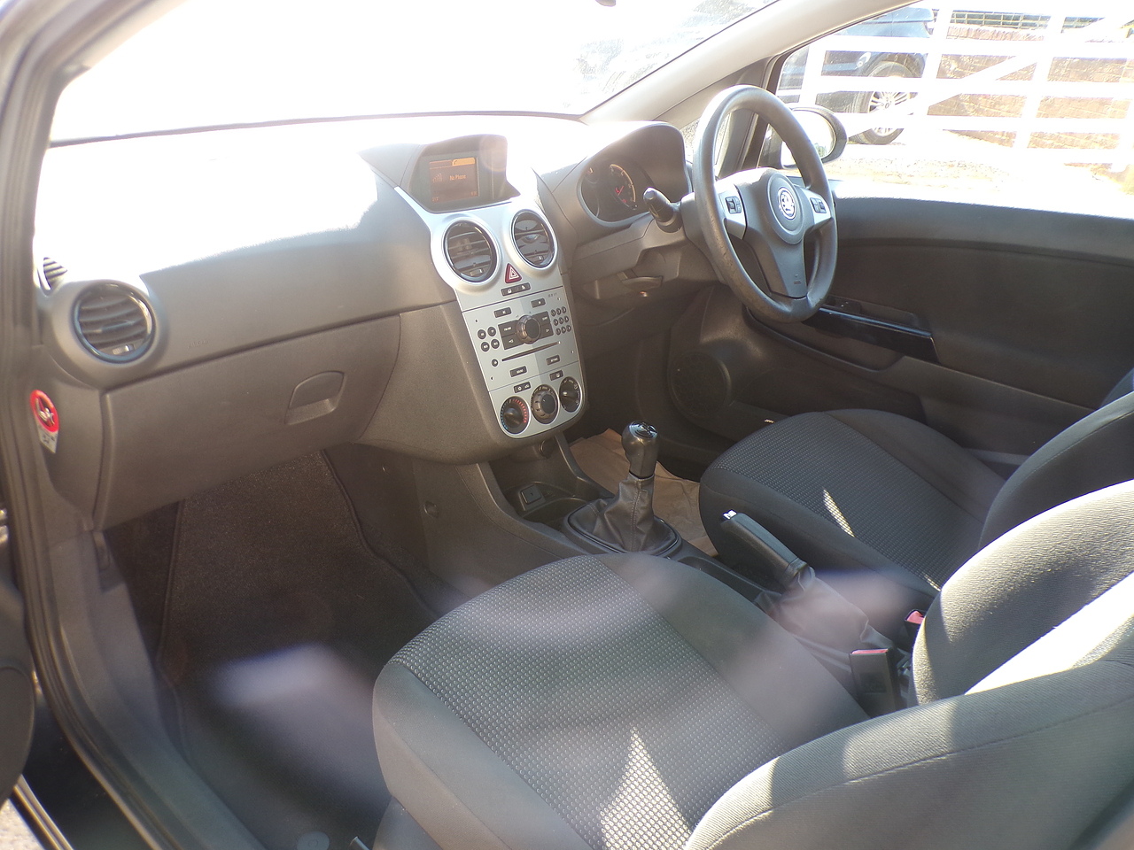 2011 Vauxhall Corsa thumbnail 13