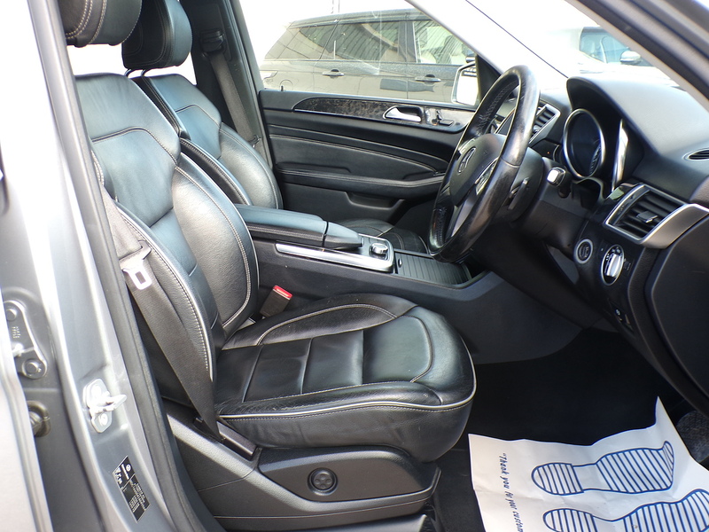 Mercedes-Benz M Class  - U2035