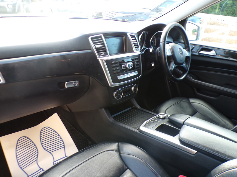 Mercedes-Benz M Class  - U2035