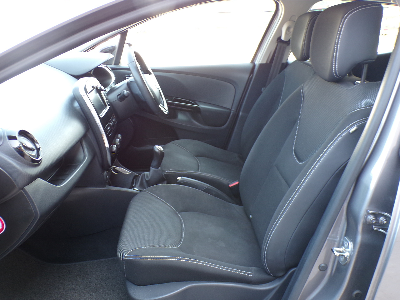 2013 Renault Clio thumbnail 15
