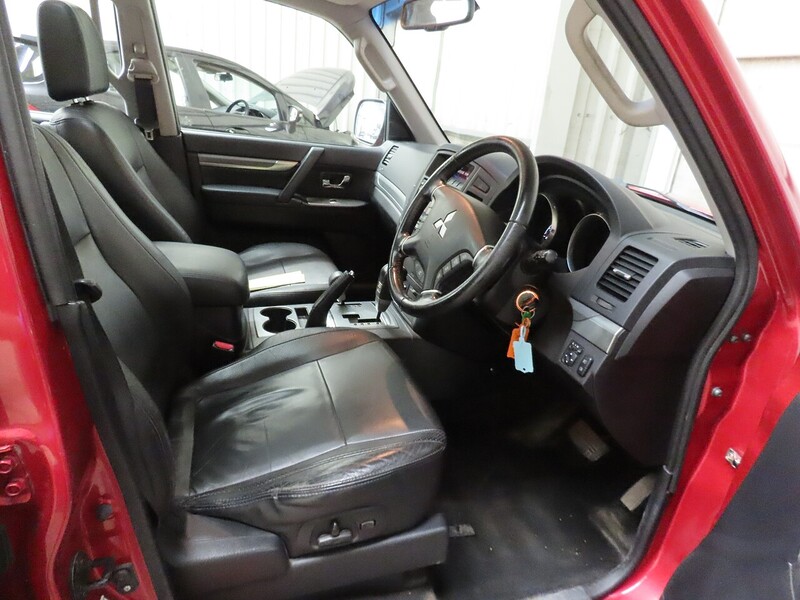Mitsubishi Shogun DI-DC Elegance - U2045