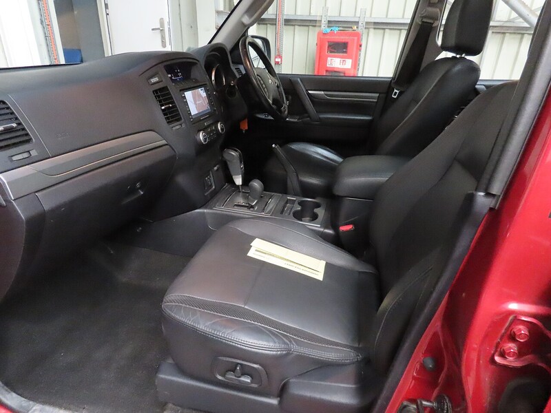 Mitsubishi Shogun DI-DC Elegance - U2045