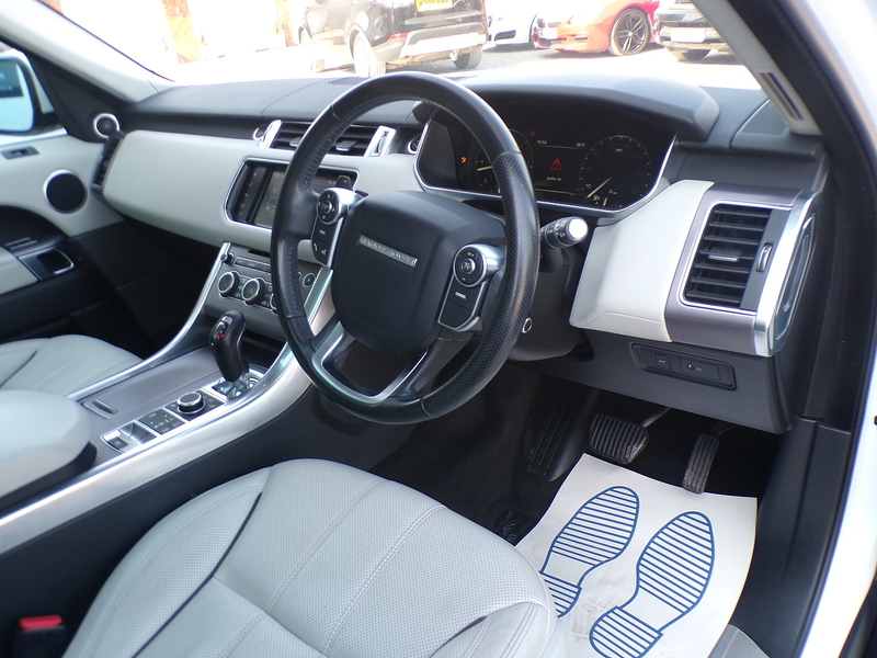 Land Rover Range Rover Sport SD V6 HSE - U2046