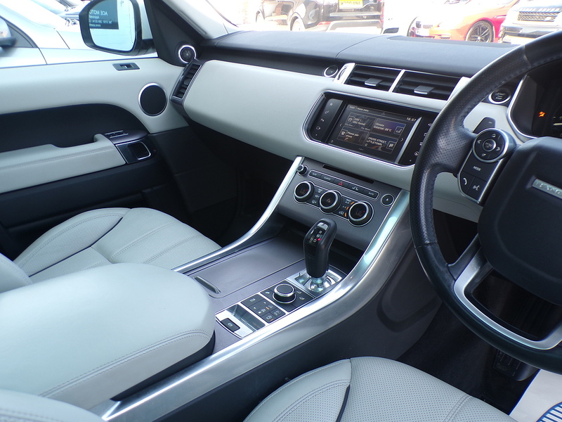 Land Rover Range Rover Sport SD V6 HSE - U2046