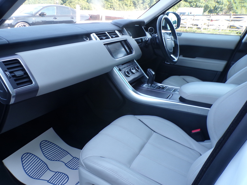 Land Rover Range Rover Sport SD V6 HSE - U2046