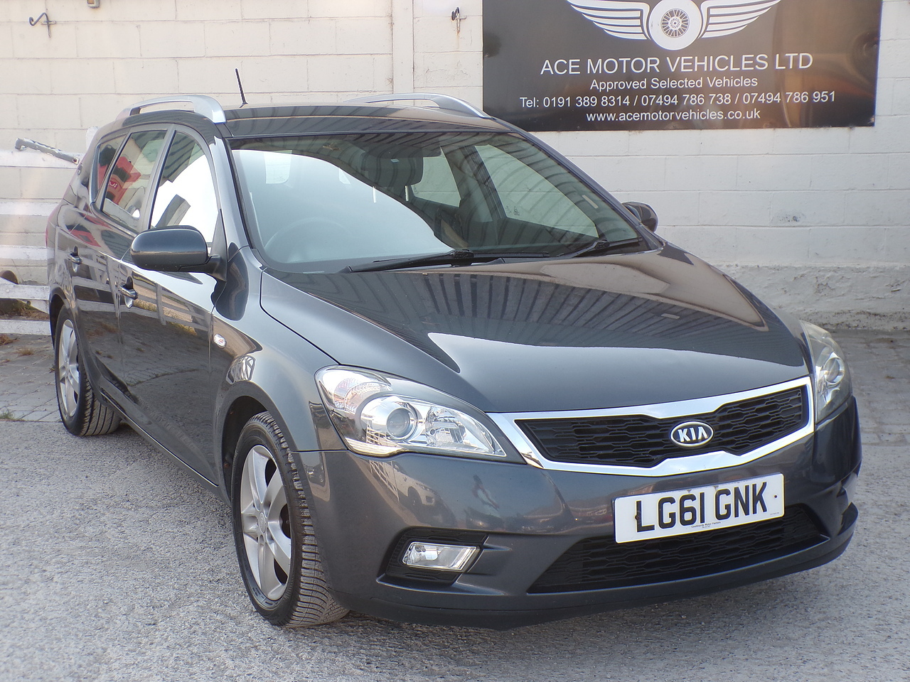 2011 KIA Ceed — photo 1 of 5