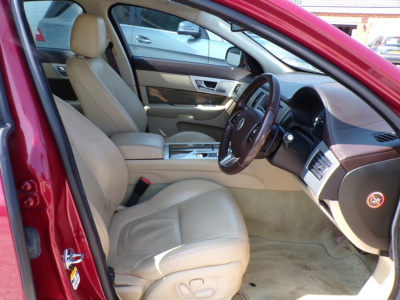 2013 Jaguar XF thumbnail 12