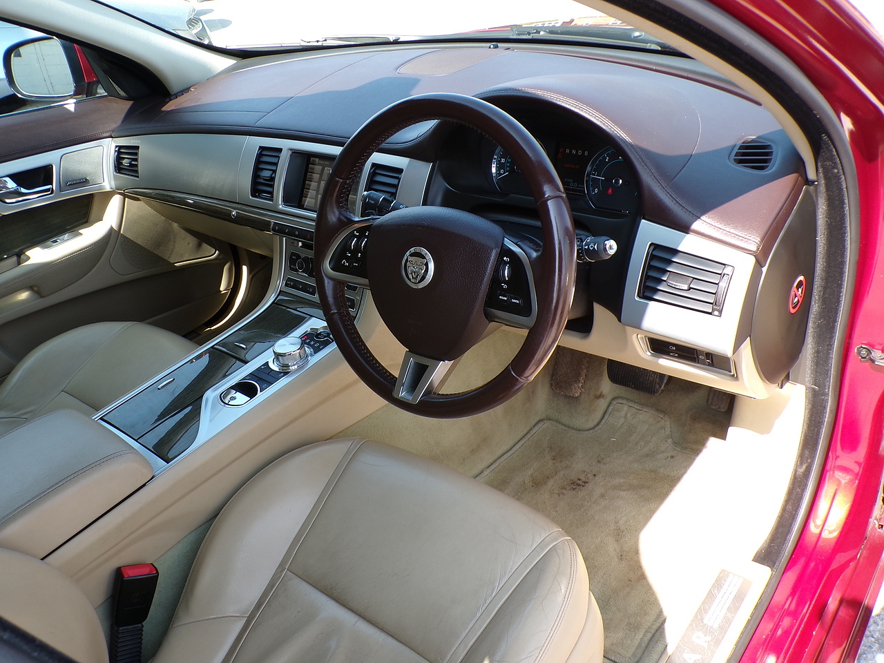 2013 Jaguar XF thumbnail 13