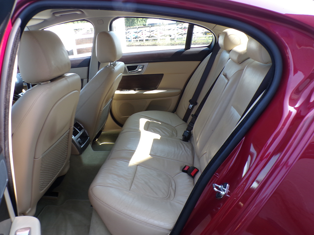 2013 Jaguar XF thumbnail 18