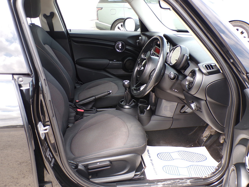 MINI Hatch One - U2050
