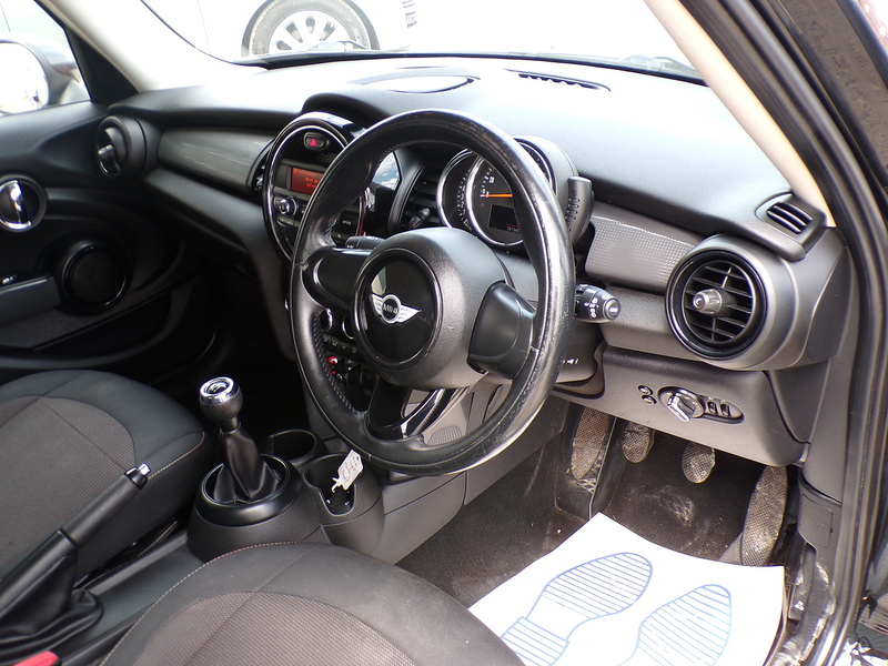 MINI Hatch One - U2050