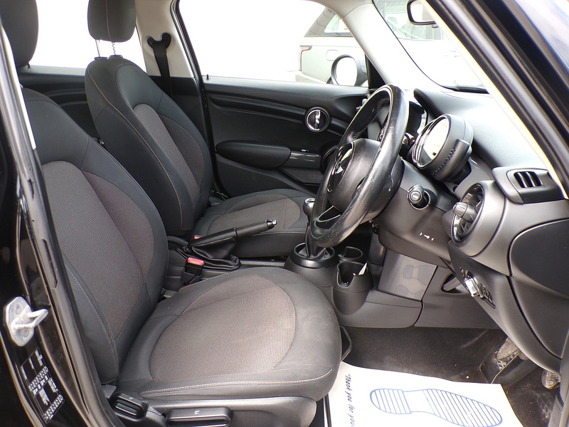 MINI Hatch One - U2050