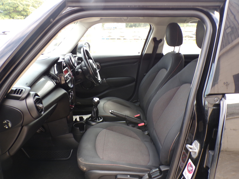 MINI Hatch One - U2050