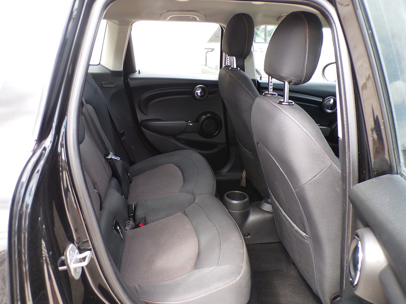 MINI Hatch One - U2050
