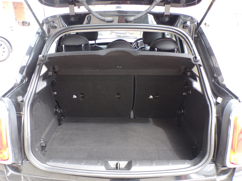 MINI Hatch One - U2050