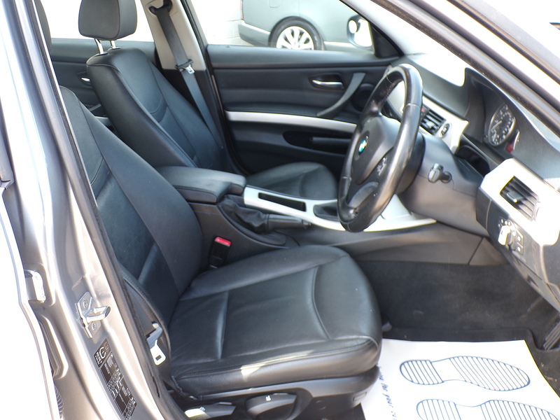 BMW 3 Series 318i SE - U2053