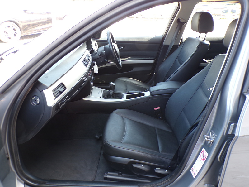 BMW 3 Series 318i SE - U2053