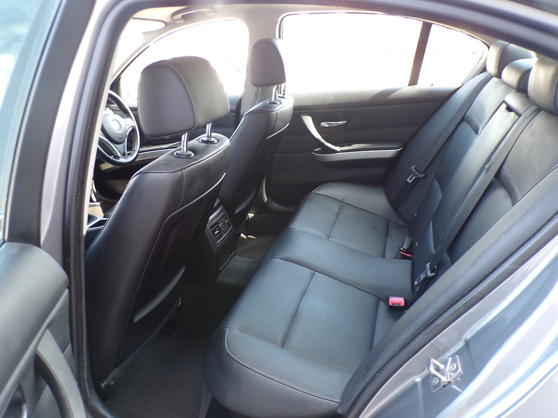BMW 3 Series 318i SE - U2053