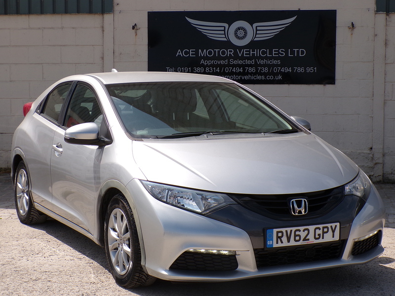 Honda Civic i-VTEC SE - U2056