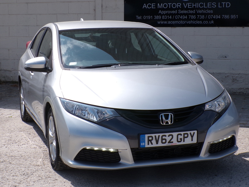 Honda Civic i-VTEC SE - U2056