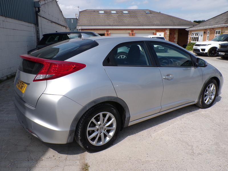 Honda Civic i-VTEC SE - U2056