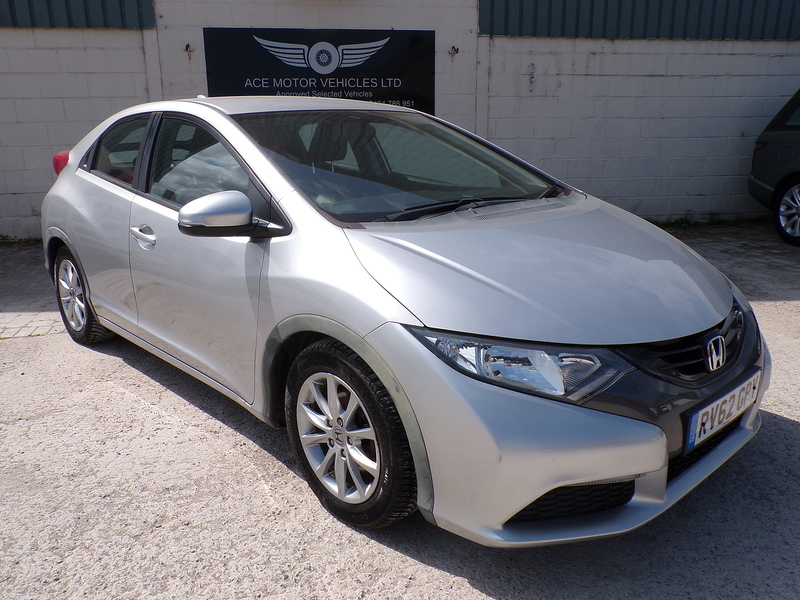 Honda Civic i-VTEC SE - U2056