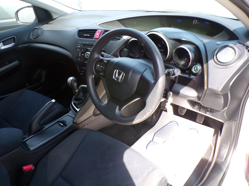 Honda Civic i-VTEC SE - U2056