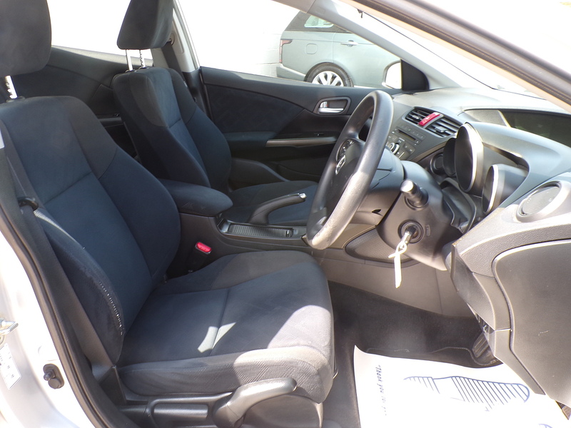 Honda Civic i-VTEC SE - U2056