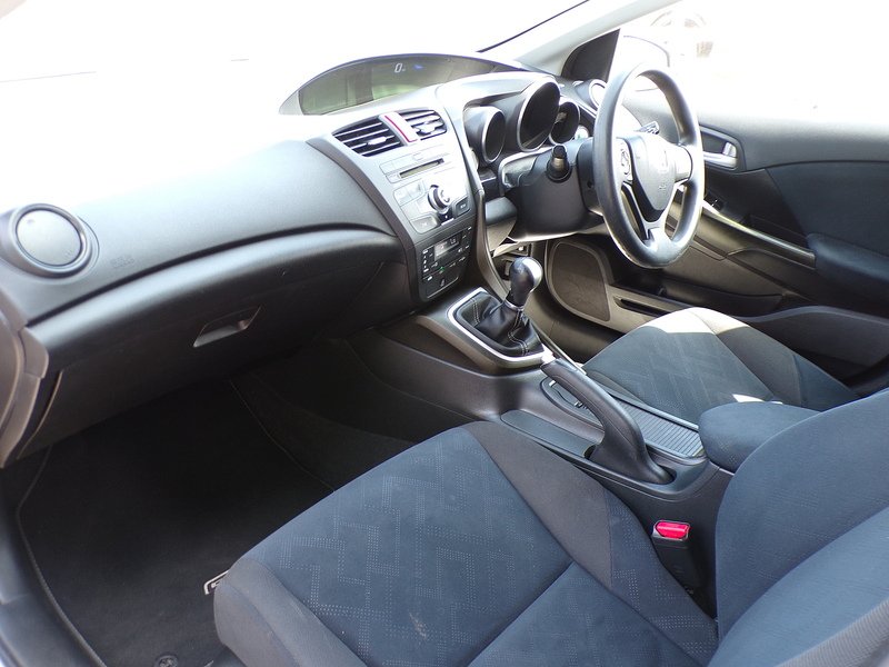 Honda Civic i-VTEC SE - U2056