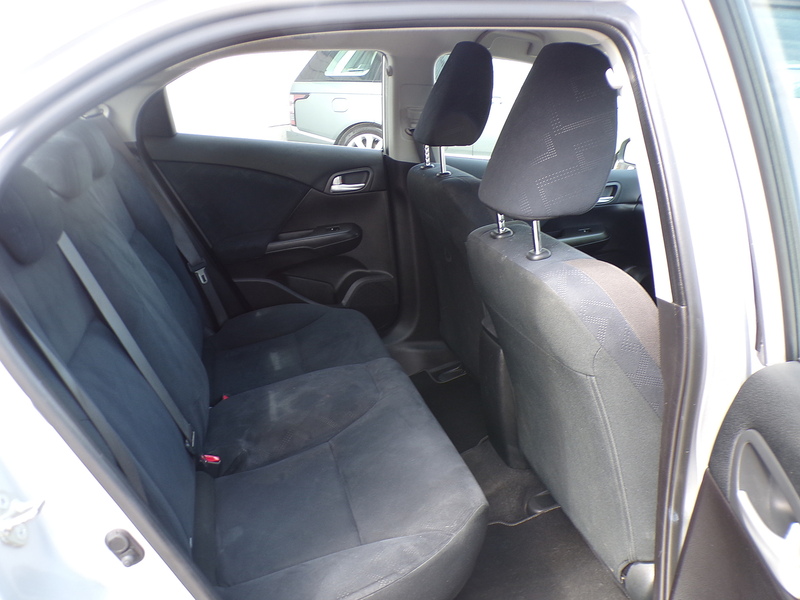 Honda Civic i-VTEC SE - U2056