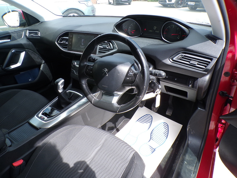 Peugeot 308 HDi Active - U2061
