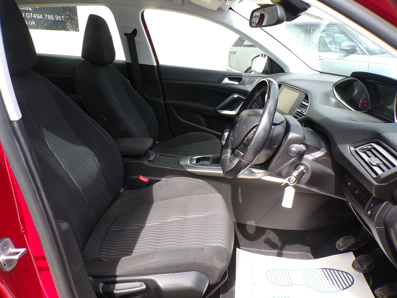 Peugeot 308 HDi Active - U2061