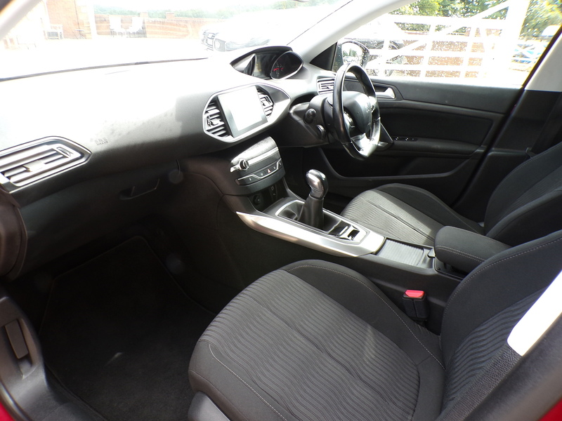 Peugeot 308 HDi Active - U2061