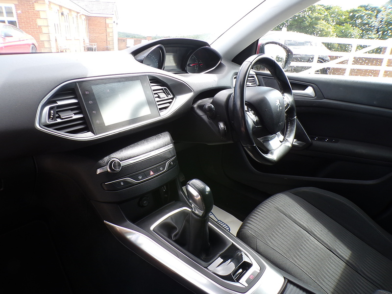 Peugeot 308 HDi Active - U2061