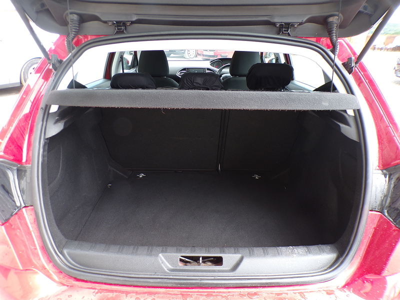 Peugeot 308 HDi Active - U2061