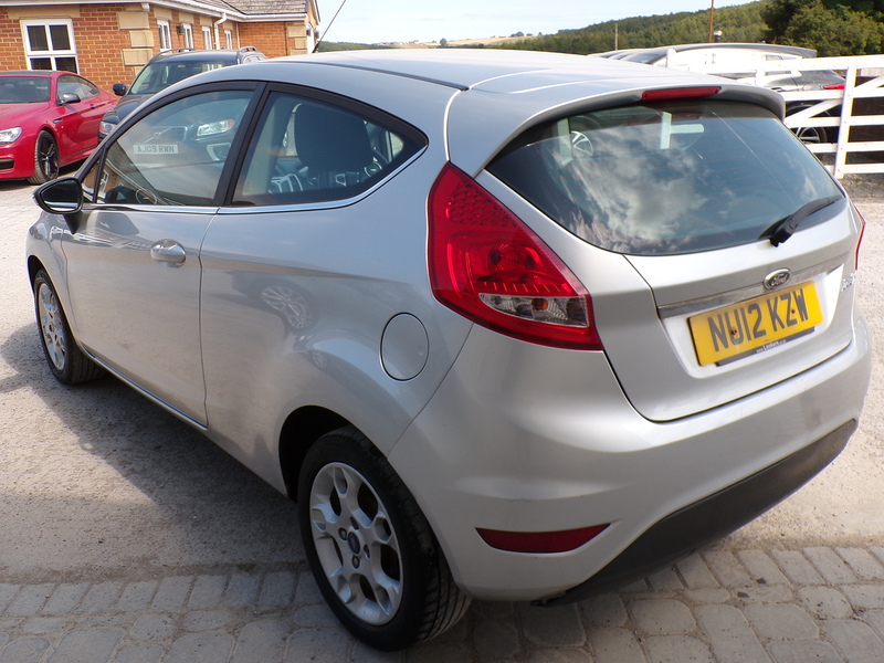 Ford Fiesta Zetec - U2066