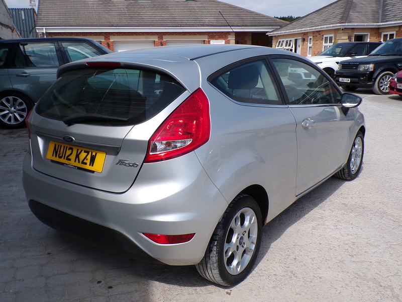 Ford Fiesta Zetec - U2066