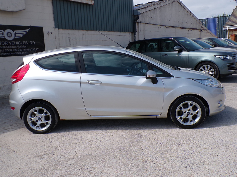 Ford Fiesta Zetec - U2066