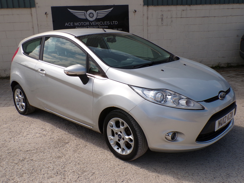 Ford Fiesta Zetec - U2066