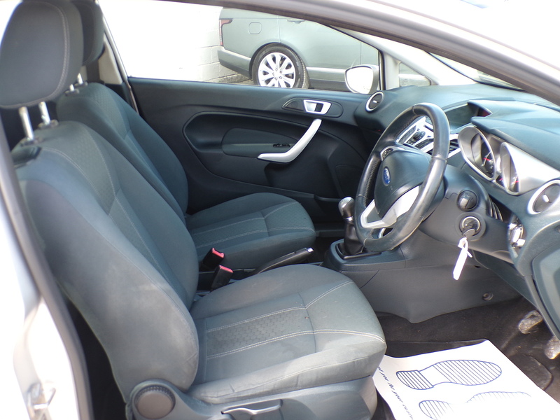 Ford Fiesta Zetec - U2066