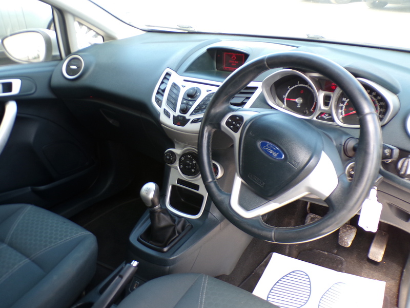 Ford Fiesta Zetec - U2066