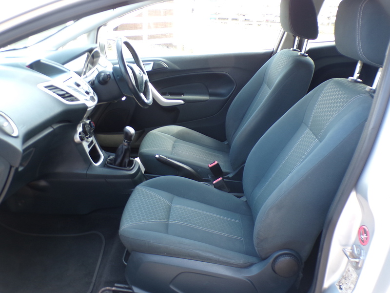 Ford Fiesta Zetec - U2066
