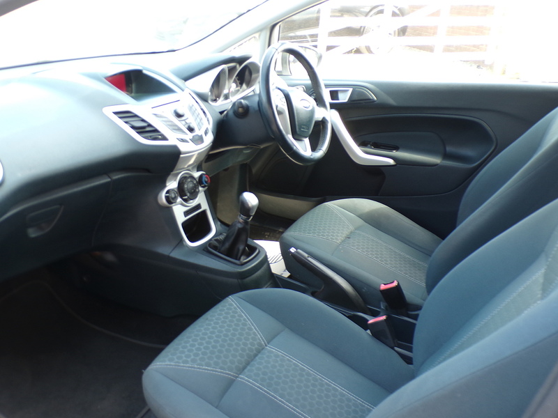 Ford Fiesta Zetec - U2066