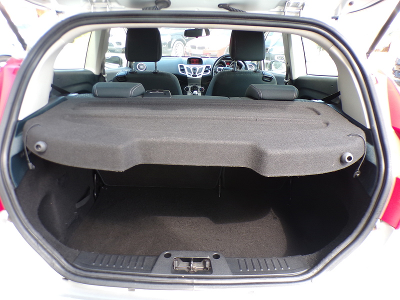 Ford Fiesta Zetec - U2066