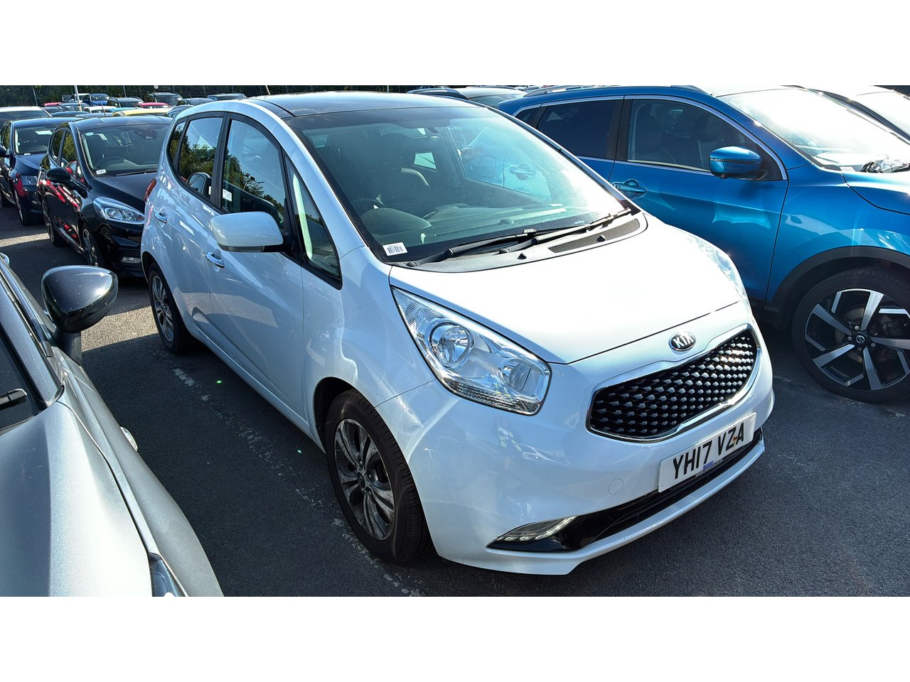 2017 KIA Venga — photo 1 of 5