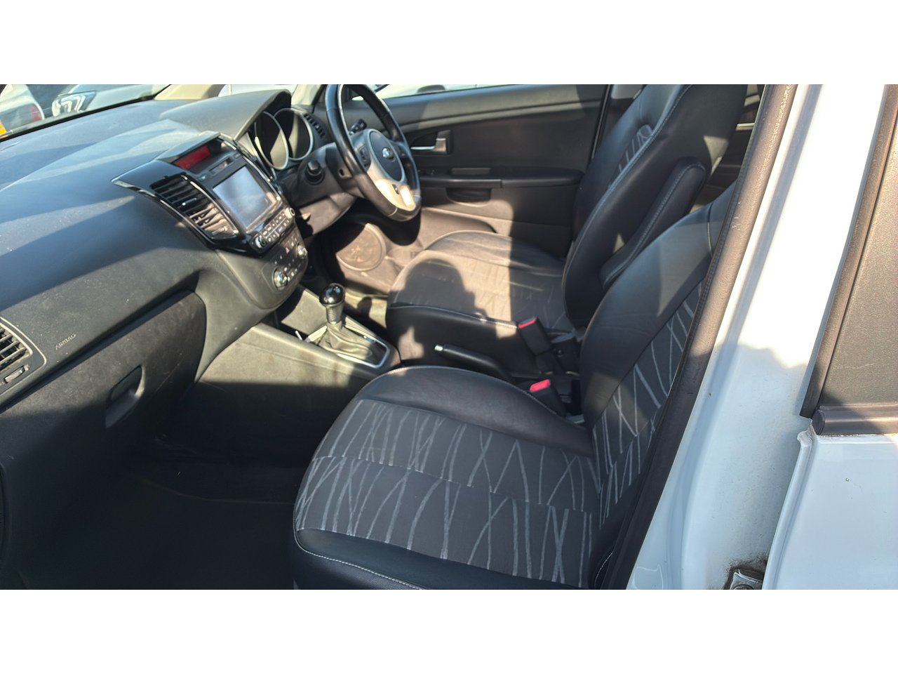 2017 KIA Venga thumbnail 6