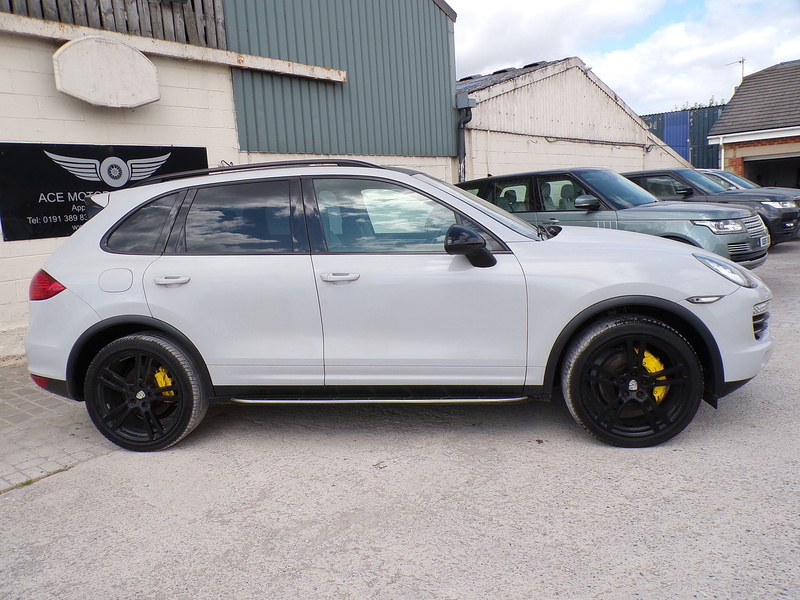 Porsche Cayenne TD V6 - U2072