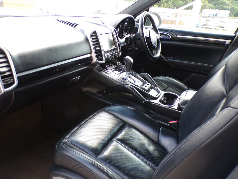 Porsche Cayenne TD V6 - U2072