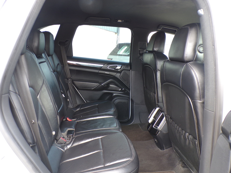 Porsche Cayenne TD V6 - U2072