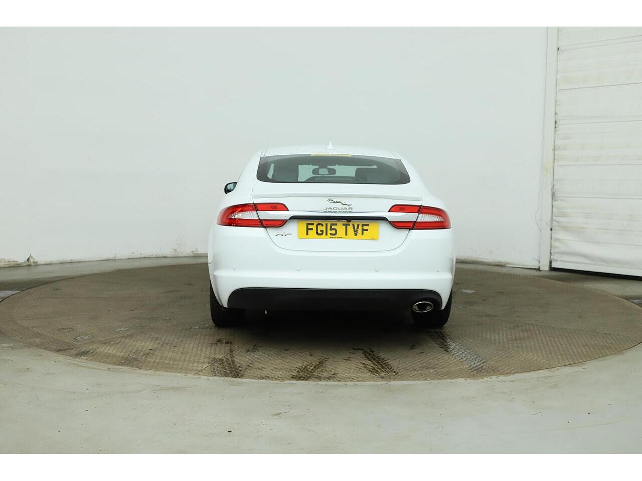 2015 Jaguar XF thumbnail 5
